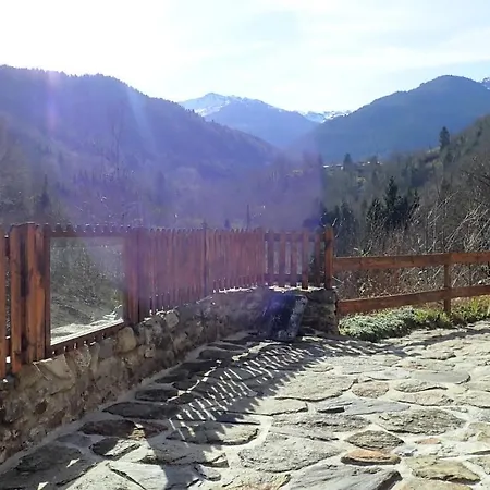 Le Paradoxe Des Pyrenees Ferienhaus Montferrier